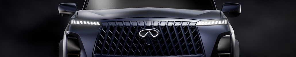 Vue de face de la calandre et des phares d’un VUS INFINITI